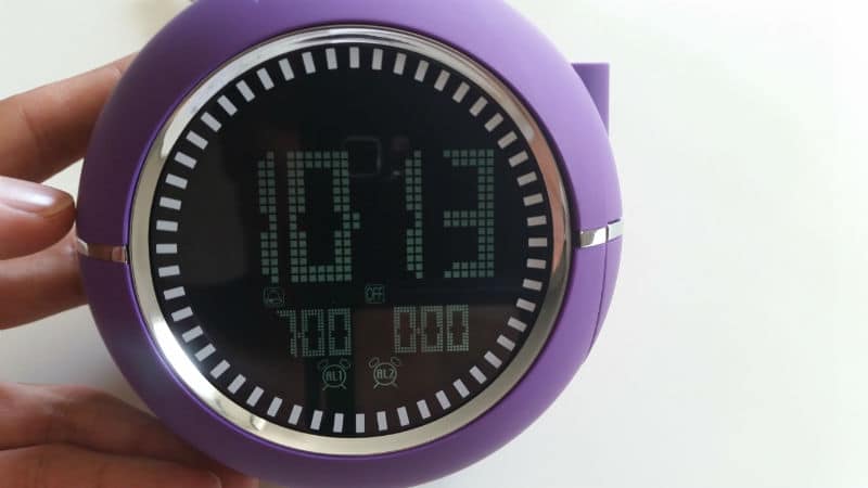 Naf Naf Clockine 目覚まし時計ラジオのテストとレビュー